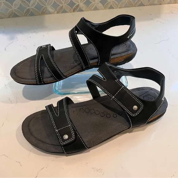 Khombu Women's 9 M Comfort Sport Sandal Adjustable Strap Black - Picture 2 of 13